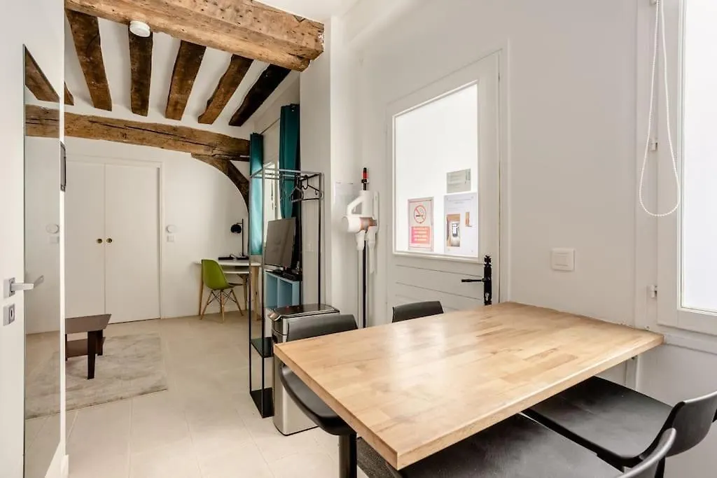 Cosy Proche Beaubourg パリ